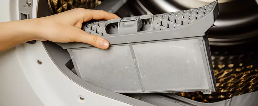 Signs Of A Clogged Dryer Lint Trap in Shaker Heights, Ohio